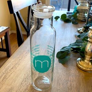 💦Limited Edition Maurices Glass Water Bottle💦
